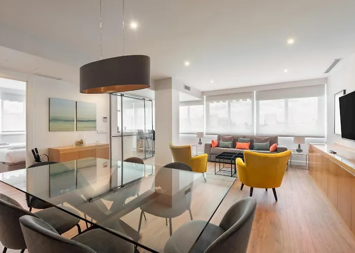 2 Bedroom 2 Bathroom Furnished - Salamanca - Bright & Stylish - Mintystay